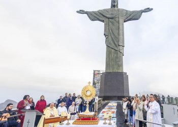 Cristo Redentor inova com tapete de patchwork no Corpus Christi
